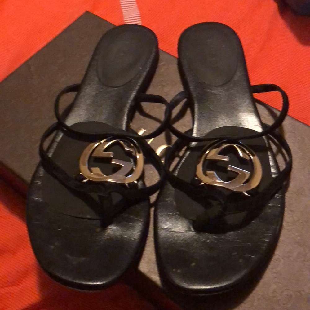 Authentic Gucci Sandals,Leather With Gold G No 📦